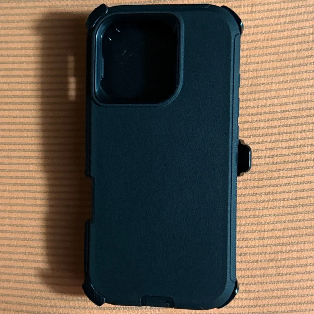 Otterbox Defender Cover (New) For iphone 16 Pro Case with Clip Fit..